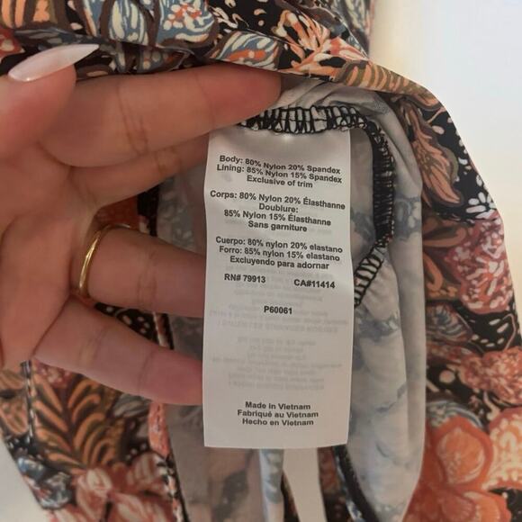 NWT A Pea In The Pod Square-Neck Maternity One Piece Swimsuit Floral Size M - Picture 4 of 6